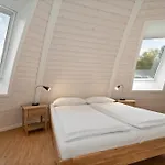 Prázdninový dům Kugelhaus Phoebe Charmantes Kugelhaus Aus Holz Am Waldrand Des Tollensesees *