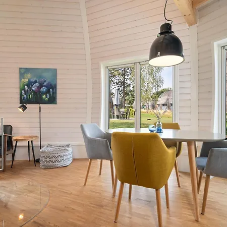Prázdninový dům Kugelhaus Phoebe Charmantes Kugelhaus Aus Holz Am Waldrand Des Tollensesees Penzlin