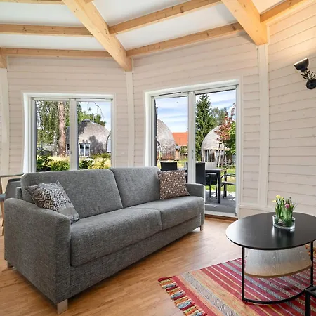 Kugelhaus Phoebe Charmantes Kugelhaus Aus Holz Am Waldrand Des Tollensesees Wustrow (Penzlin)