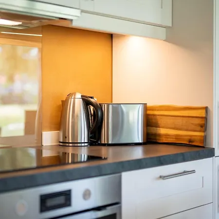 Kugelhaus Phoebe Charmantes Kugelhaus Aus Holz Am Waldrand Des Tollensesees Feriehus