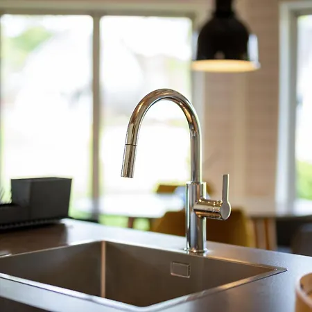 Feriehus Kugelhaus Phoebe Charmantes Kugelhaus Aus Holz Am Waldrand Des Tollensesees