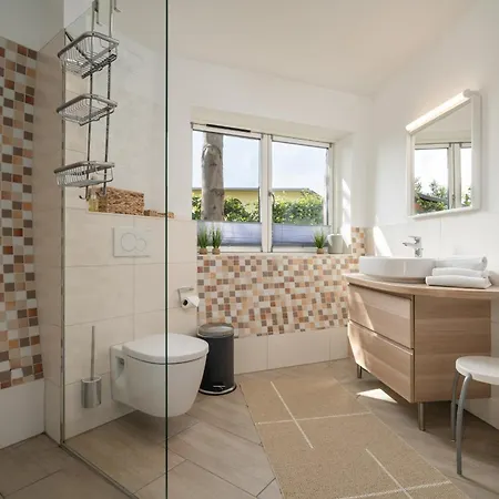 Kugelhaus Phoebe Charmantes Kugelhaus Aus Holz Am Waldrand Des Tollensesees Wustrow (Penzlin)