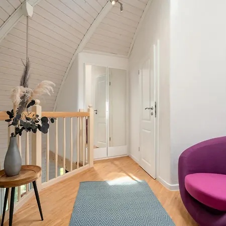 Kugelhaus Phoebe Charmantes Kugelhaus Aus Holz Am Waldrand Des Tollensesees *