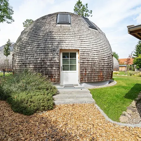 Kugelhaus Phoebe Charmantes Kugelhaus Aus Holz Am Waldrand Des Tollensesees * Wustrow (Penzlin)