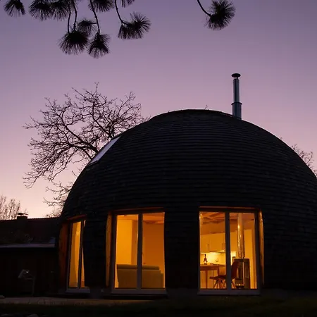 Feriehus Kugelhaus Phoebe Charmantes Kugelhaus Aus Holz Am Waldrand Des Tollensesees Wustrow (Penzlin)